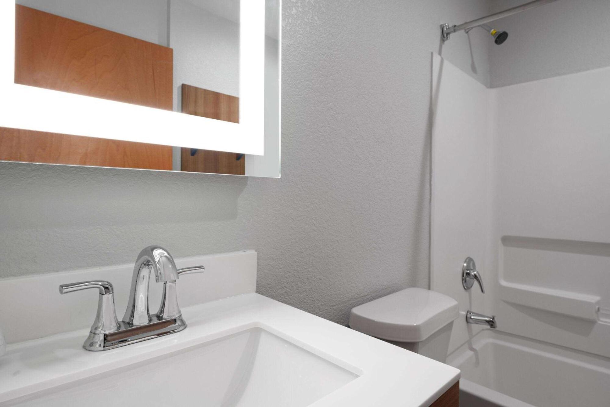 Microtel & By Wyndham Of 2* Houma