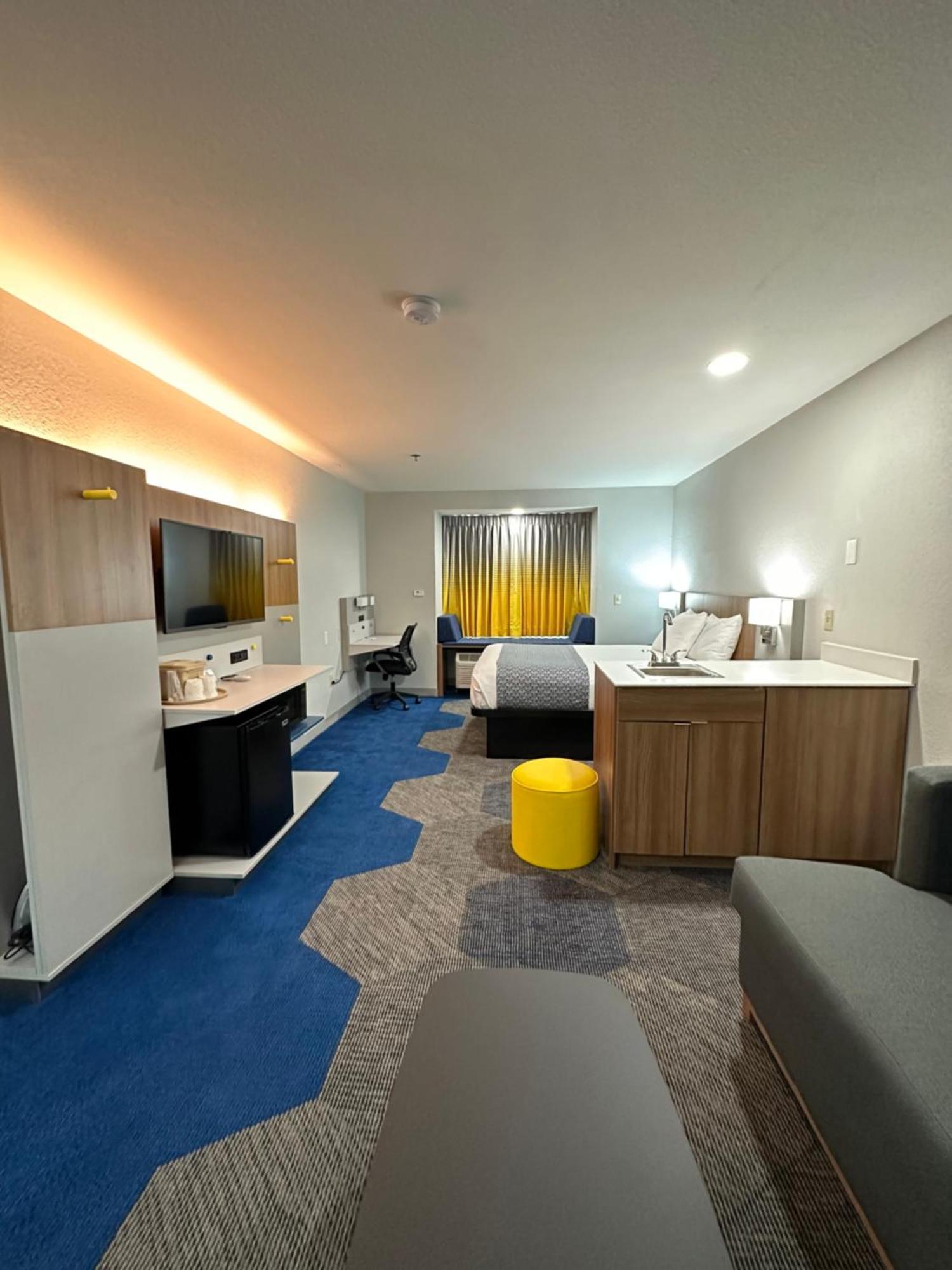 Microtel & By Wyndham Of 2*