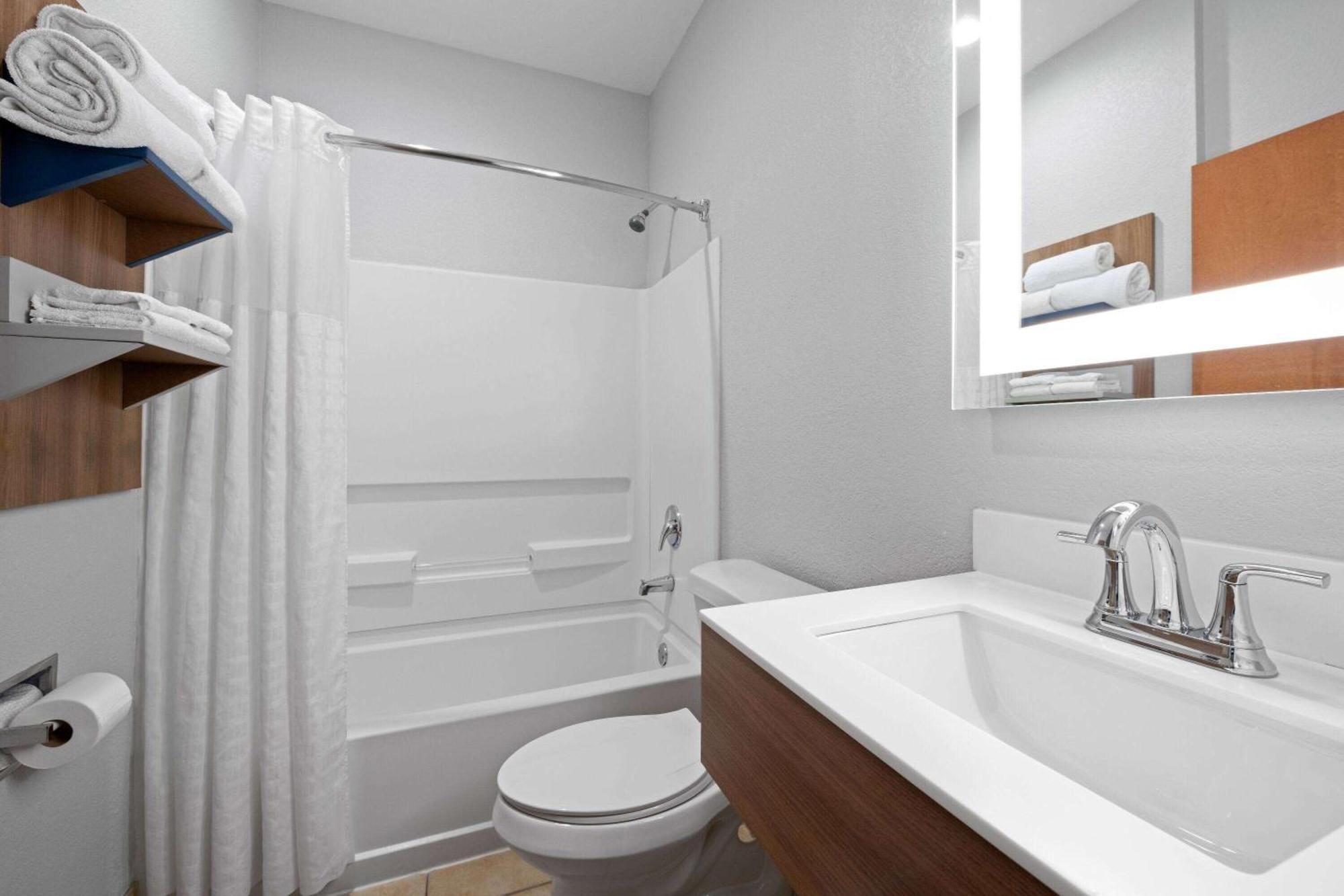 Microtel & By Wyndham Of Hotel 2*