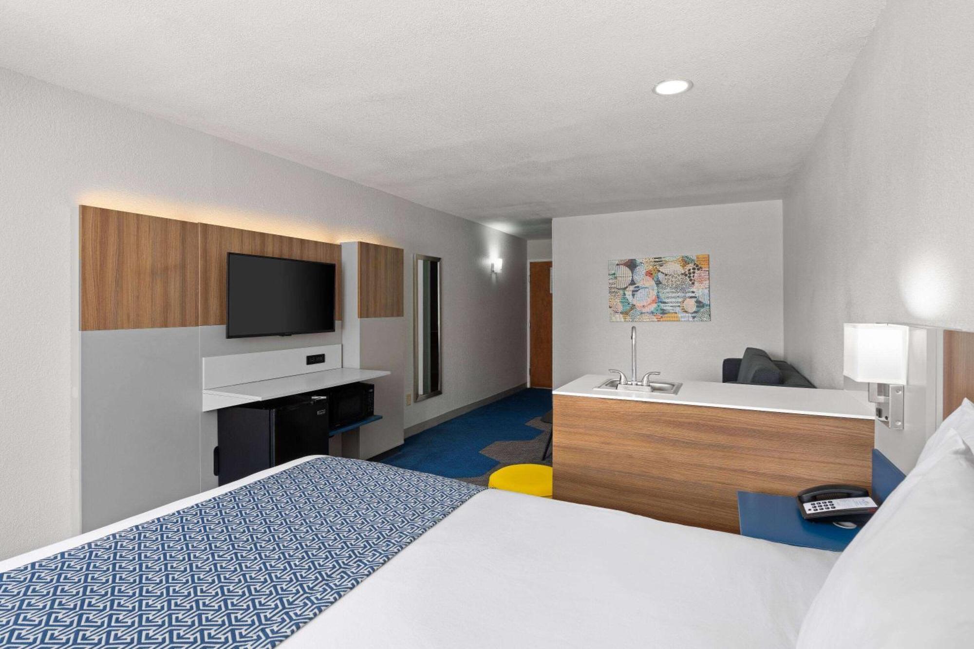 Microtel & By Wyndham Of Hotel Houma